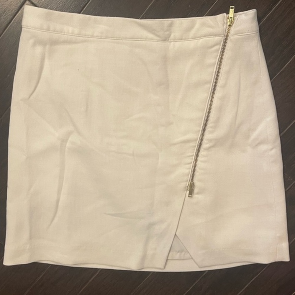 White Loft Zipper skirt